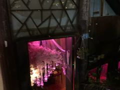 -临江餐馆二楼美食部落