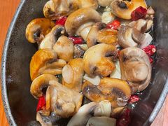 橄榄油香草煎蘑菇-CRAZYONES西班牙海鲜饭(上海美罗城店)