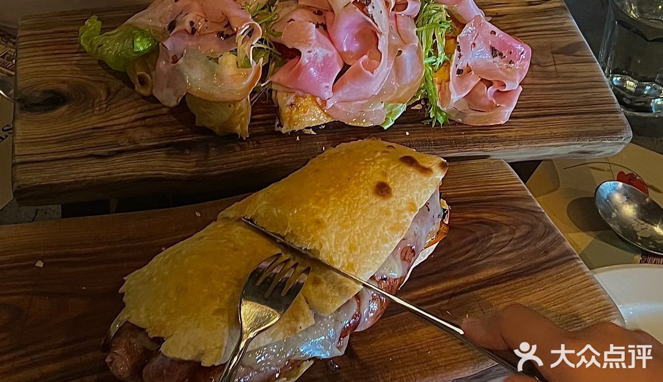 东莞探店｜现烤意大利佛卡夏🍕芝士拉丝好绝