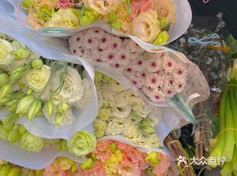 一大早走万福花卉市场购买鲜花，里面的鲜花很便宜