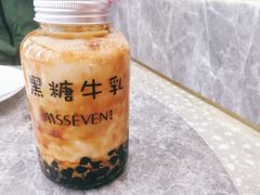 黑糖牛乳-蜜思琪蛋糕(民生路店)