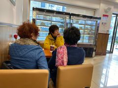 -红宝石·鲜奶小方·海派西点房(南丹店)