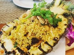 -Chom Cafe and Restaurant