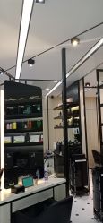 -HAIR CORNER