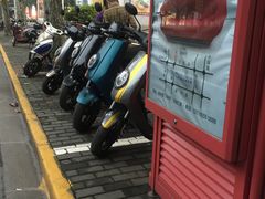 小牛N1M1-星巴克(万都店)