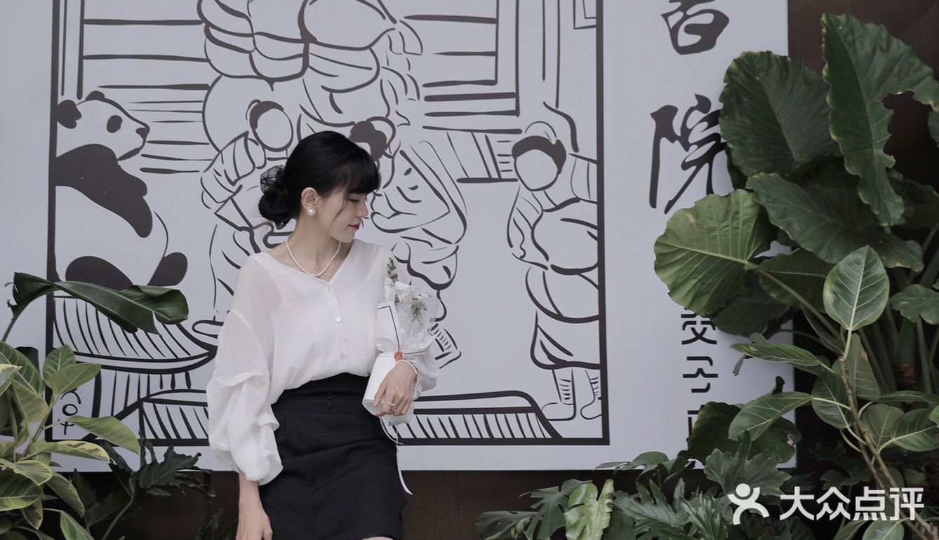 成都|云中漫步☁ 玻璃盒子朵云书院超出片