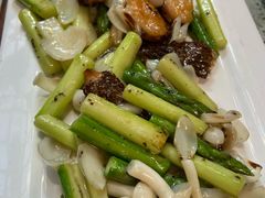 羊肚菌煎酿芦笋-那家小馆•北京菜•烤鸭(香山店)