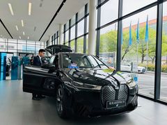 -上海宝信宝马4S店