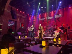 -FOUR PLAY BAR