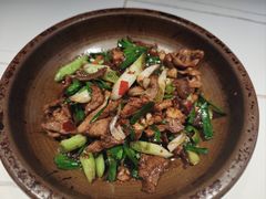 -阿瓦山寨·湘菜现炒·剁椒鱼头王(咸阳总店)