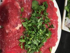 香菜嫩牛肉-一斗火锅·招财羊毛肚(泰吉滨江店)