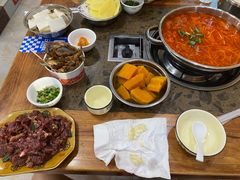 -黄利砖万峰林布依特色酸笋牛肉馆