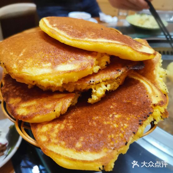 东北地色铁锅炖(兴舟大道店)