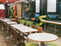 用餐区-麦当劳(新新大道岗丰店)