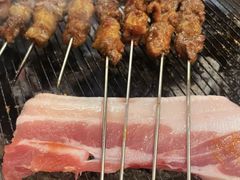 -围炉肉舍•炭烤活鳗•丹东海鲜烤肉(步行街店)