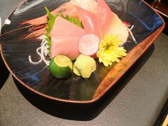 -铭牛烧肉·和牛海鲜自助(高新月牙湖店)