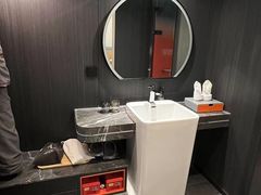 -朵兰达V酒店(成都春熙路太古里国金中心店)