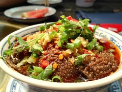 -沪小二炭火蛙锅(淮海中路美食不夜城店)