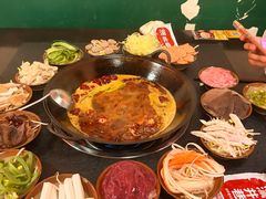 -渝井巷重庆老火锅(沈阳吉祥店)