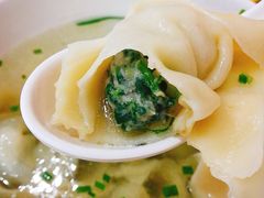 特色荠菜鲜肉馄饨-潘国仙耳光馄饨(黄家阙路店)