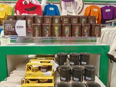-m豆巧克力世界(上海世茂广场店)