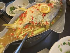 -大头虾越式风味餐厅(光明广场店)