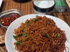 -蚝堡海鲜·威海菜·海肠捞饭·烧烤·亚洲吃蚝公司(幸福门店)