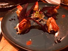 煎虾配紫薯泥薯片及姜味柠檬汁-AZUL by FUEL蓝色·法式酒馆(琶醍店)