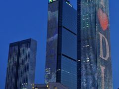 -东港音乐喷泉广场