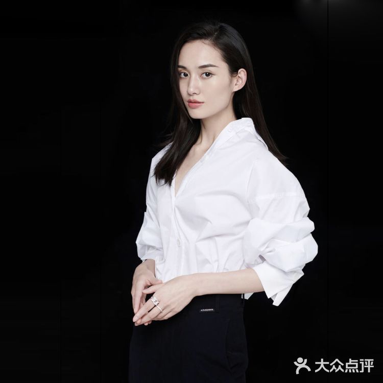 个人肖像照  自然 写实 欧美风格形象照