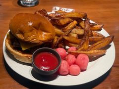 熟成牛肉汉堡-MAGPIE喜鹊派餐厅(华侨城店)