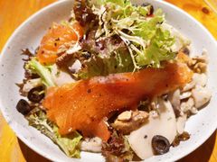 杂菇烟熏三文鱼沙拉-BE BRIGHT KITCHEN(正佳广场店)