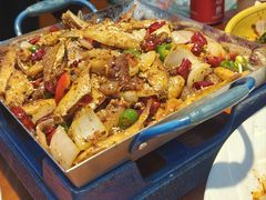 -休记光头香辣蟹干锅(绵竹店)