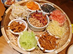 -包整·丝娃娃(一览甲秀楼风景店)