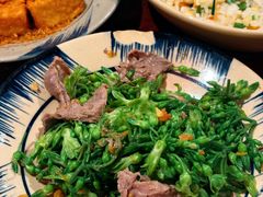 -Cuc Gach Quan Restaurant