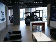-TESLA 特斯拉(上海太古汇体验店)