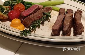 Australian Angus Fresh M3+ Sirloin