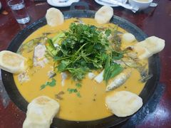 -丹水桥地锅鱼·翘嘴鲌·地方特色全鱼宴(丹江口大坝店)