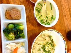 -裕兴记·蟹黄面馆养育巷精选店面馆