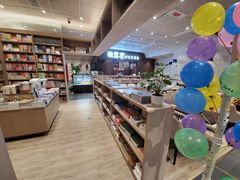 -钟书阁(群光广场店)