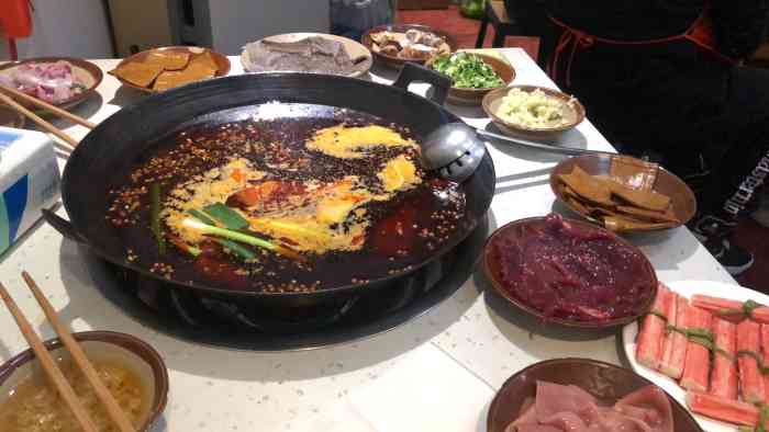 青年火锅(玉林总店)-"在玉林白云巷里,晚上八点半都排了大半个小.