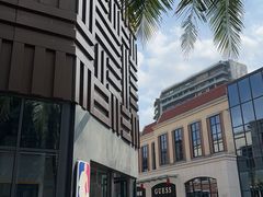 -观澜湖新城运动奥莱区