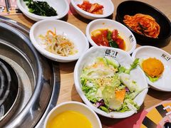 餐前小菜-本家韩国烤肉(青岛万象城店)