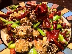 有点咸&nbsp;&nbsp;菜量不大-布衣草棚风格餐厅