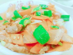 擂辣椒胡萝卜炒肉盖码饭-百年德园(侯家塘店)