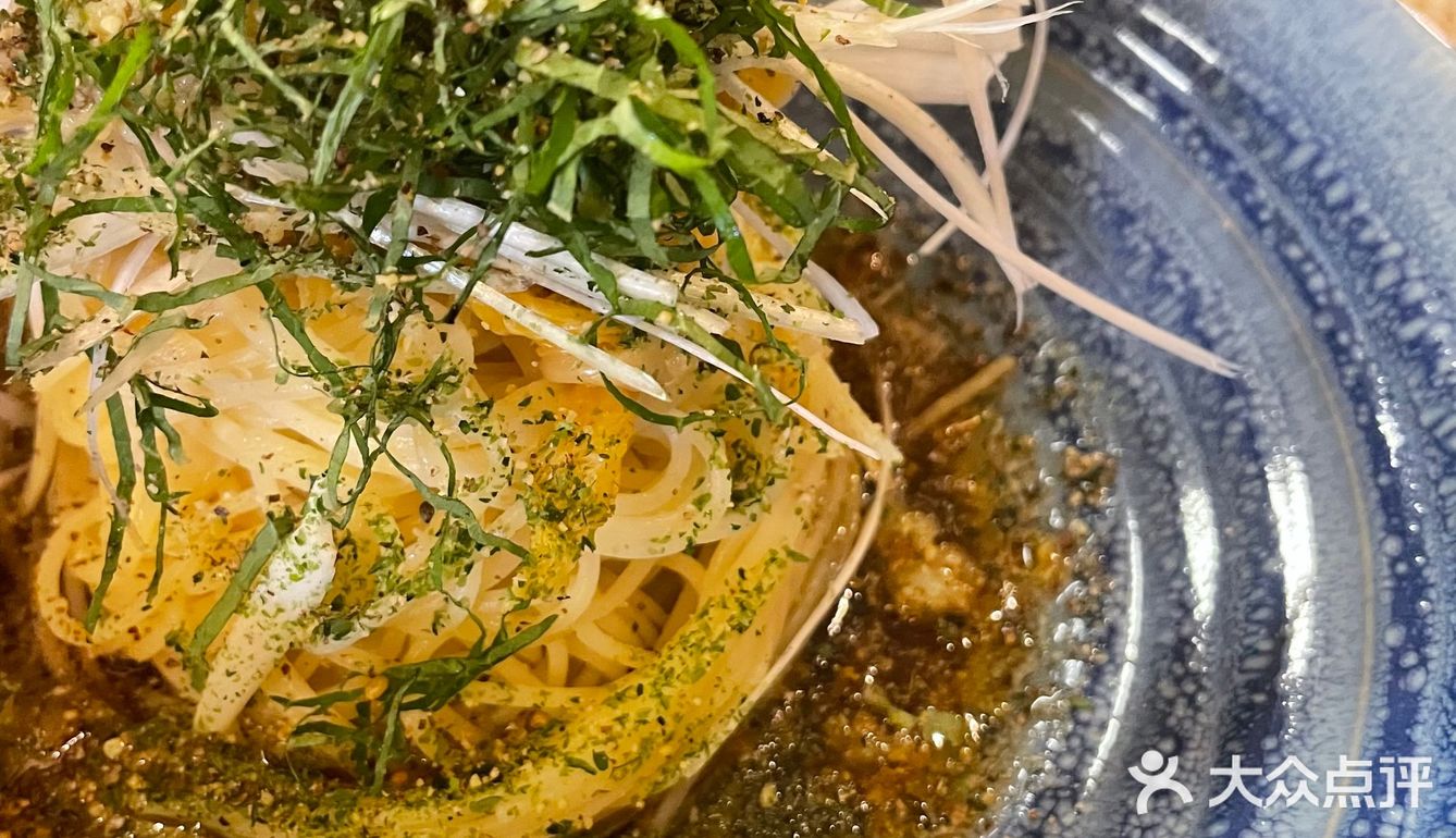 摆盘超美，但我没吃饱的韩料店[吐]