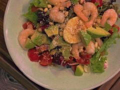 牛油果鲜虾沙拉-VESH COFFEE(定西路店)