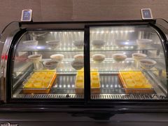 面包甜点陈列柜-湖锦酒楼·32年地道湖北菜(光谷店)