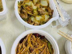 拆骨肉炒白菜-北李妈妈菜·虾爬子大锅贴(贵和店)