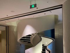 -瑰丽酒店·海吧·天际下午茶·现场DJ·天台酒吧
